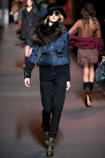Look 13